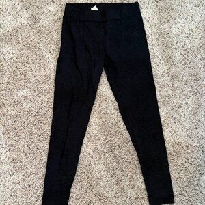 black leggings size medium